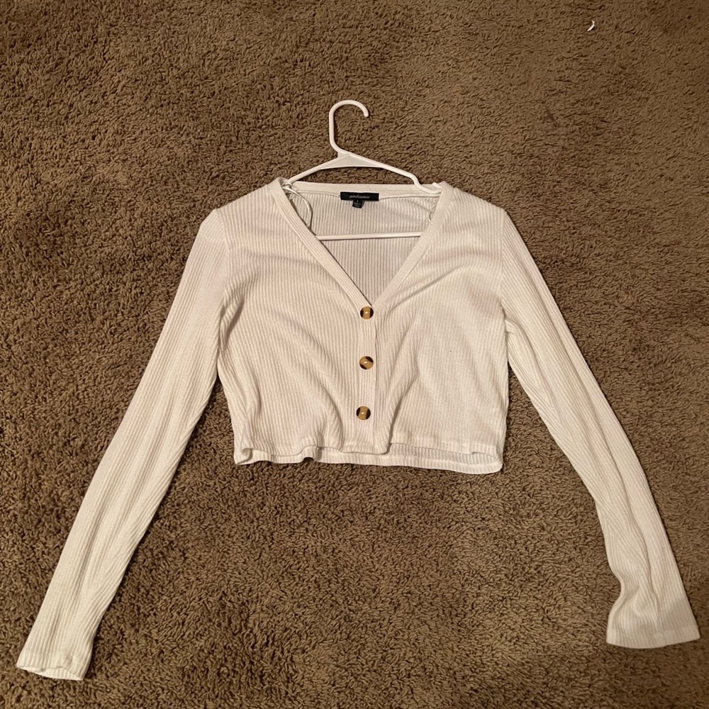 Long sleeve women’s cropped sweater white